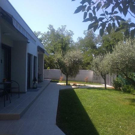App Neno Hotel Murine Buitenkant foto