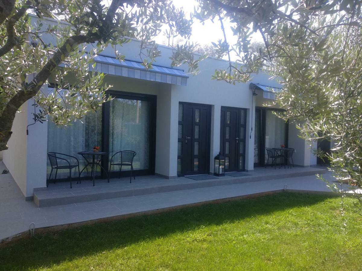 App Neno Hotel Murine Buitenkant foto