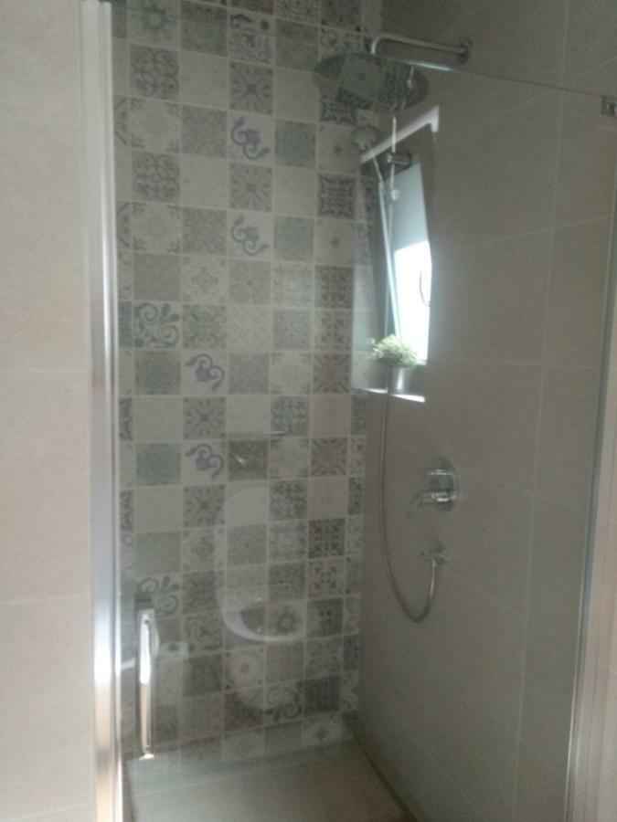 App Neno Hotel Murine Buitenkant foto