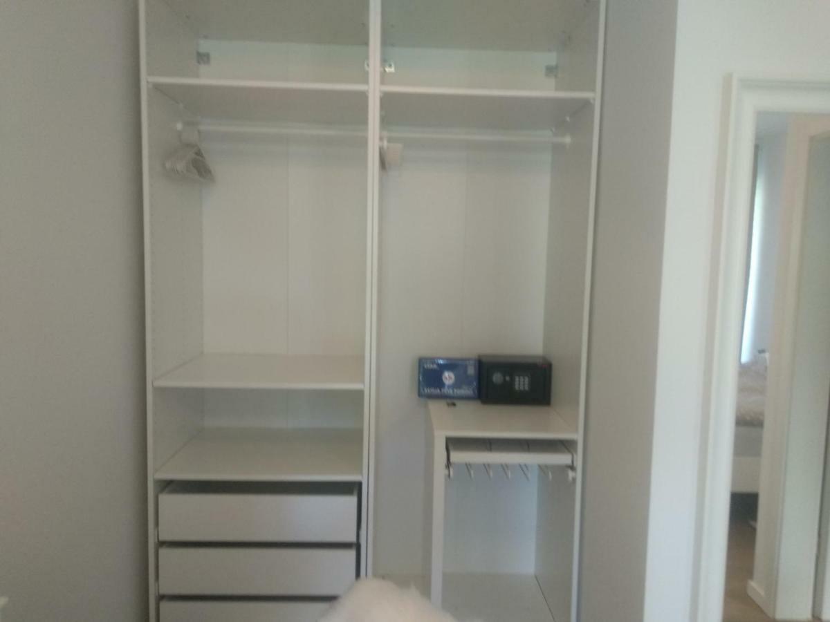 App Neno Hotel Murine Buitenkant foto
