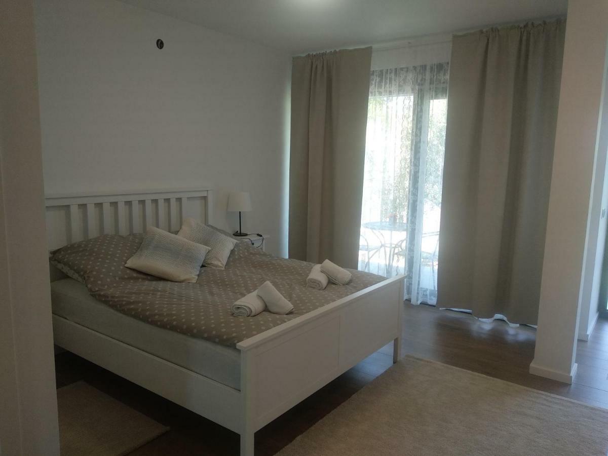 App Neno Hotel Murine Buitenkant foto