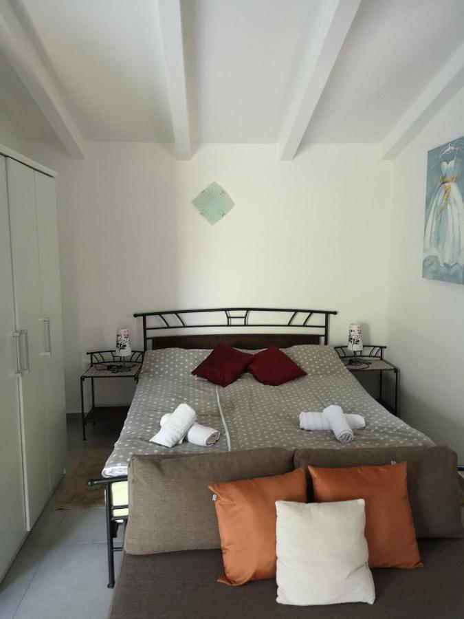 App Neno Hotel Murine Buitenkant foto